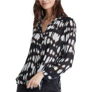 Bella Dahl In Black & White Blurred Ikat Print Button Down Blouse Lightweight